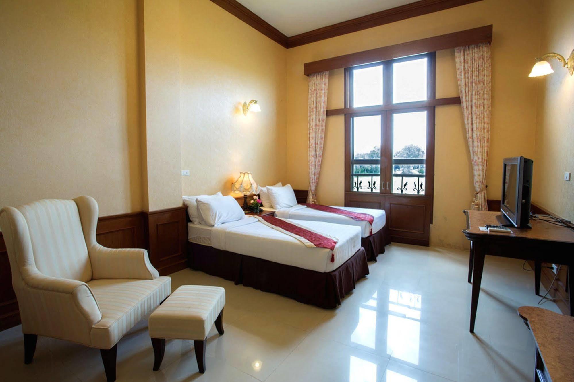 Chateau De Khaoyai Hotel & Resort Pakchong Bagian luar foto