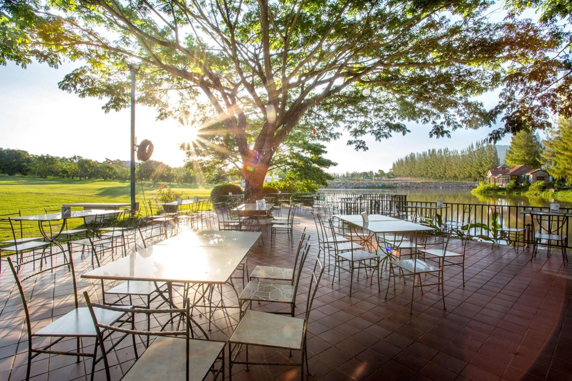 Chateau De Khaoyai Hotel & Resort Pakchong Bagian luar foto