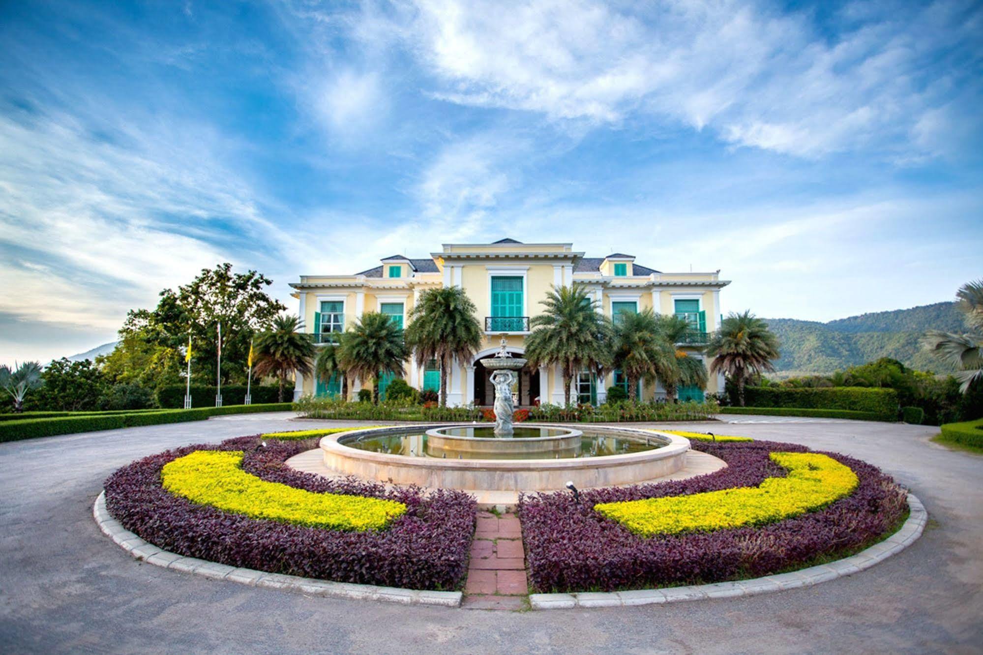 Chateau De Khaoyai Hotel & Resort Pakchong Bagian luar foto